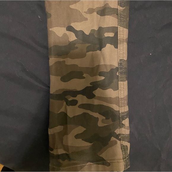 H&M Elasticated Cargo Trouser - Picture 4 of 9